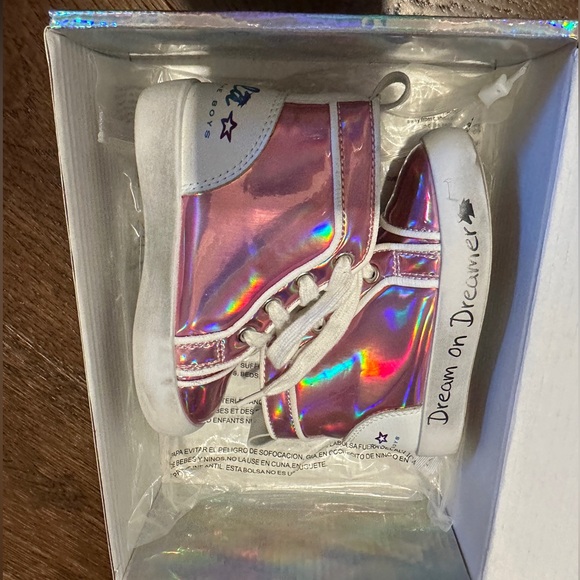 NWOT LOLA + THE BOYS HOLOGRAM IRIDESCENT SNEAKERS PINK - Picture 3 of 5